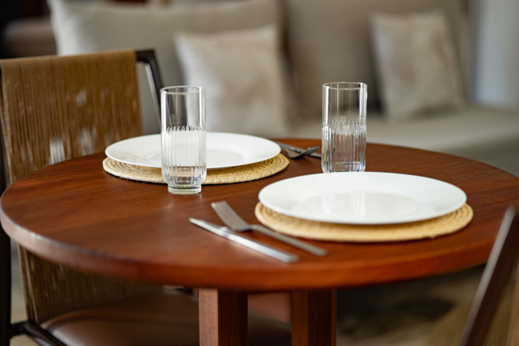 Home table dressee 01